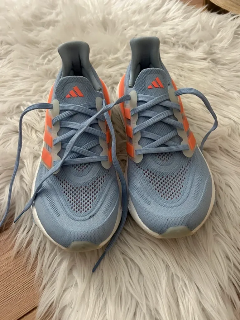 Adidas Ultraboost Light bike d'occasion — image 2 sur 4