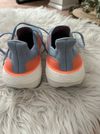 Adidas Ultraboost Light bike d'occasion — image 4 sur 4