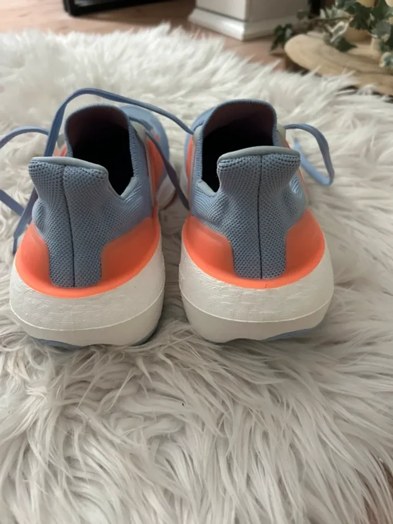 Adidas Ultraboost Light bike d'occasion — image 4 sur 4