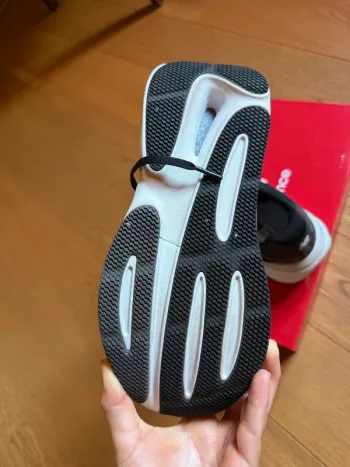 New Balance Running Shoes bike d'occasion — image 2 sur 5
