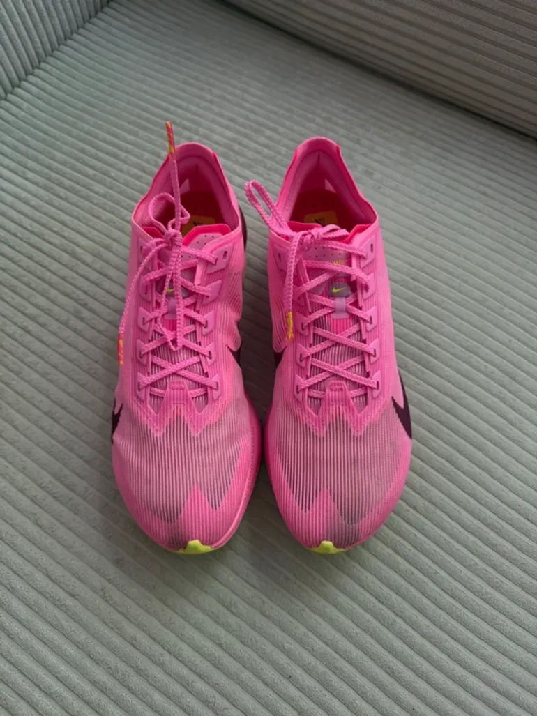 Used Nike Zoom Vaporfly Next% 4 bike — image 2 of 5