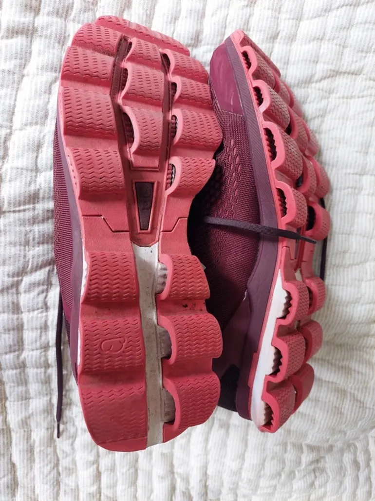 On Running Cloudrunner bike d'occasion — image 2 sur 8