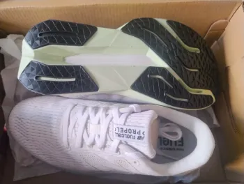 Gebrauchtes New Balance FuelCell Propel v5 bike — Bild 5 von 6
