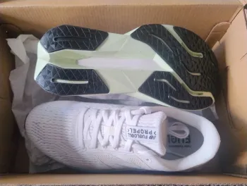 Gebrauchtes New Balance FuelCell Propel v5 bike — Bild 2 von 6
