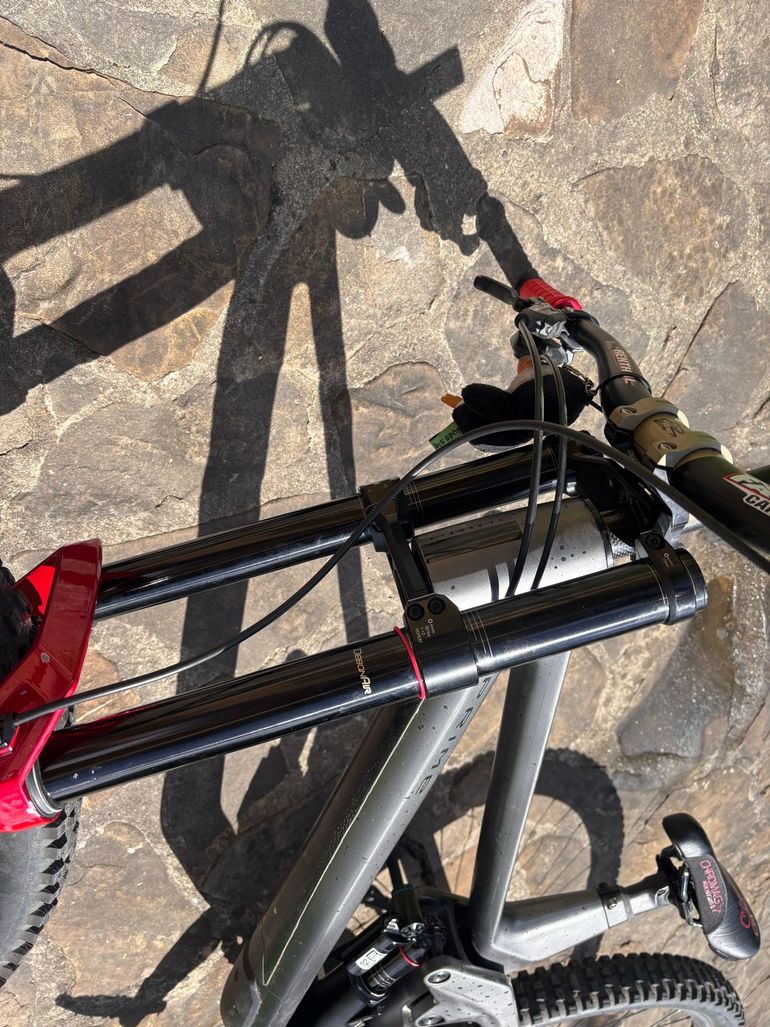 Brugt RockShox Boxxer Ultimate 3.0 2025 bike — billede 2 af 6
