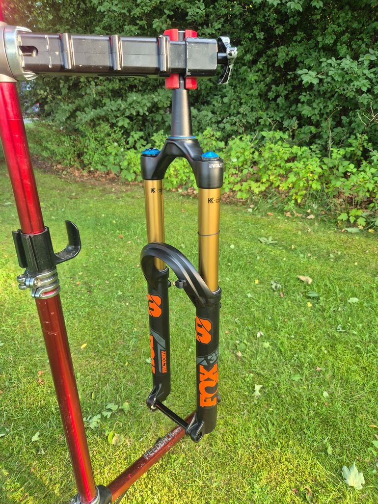 Brugt Fox 38 Factory Fork 2024 bike — billede 3 af 5