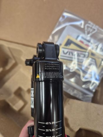 Rock Shox Vivid RC2T 2025 bike de segunda mano