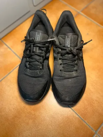 Ideal ASICS Laufschuhe Schwarz bike d'occasion — image 3 sur 4