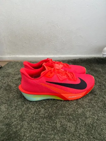 Used Nike Air Zoom Rival Fly 4 bike — image 2 of 11