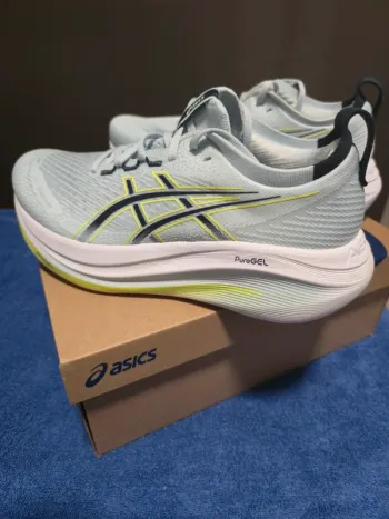 Gebrauchtes Asics Gel-Nimbus 27 bike