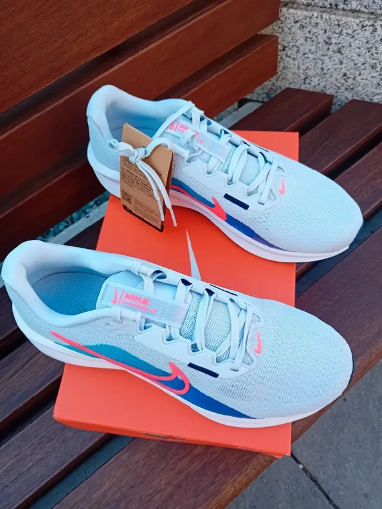 Used Nike Running Shoes bike — image 4 of 4