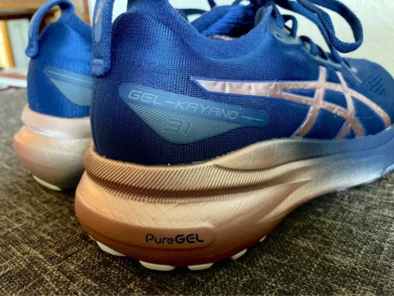 Premium Gel Kayano 31 bike d'occasion — image 3 sur 4