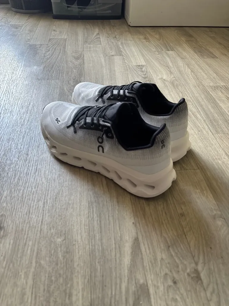 Gebrauchtes On Running On Cloud bike — Bild 2 von 3