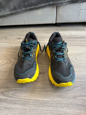 Asics Trabucco 11 bike d'occasion — image 2 sur 4