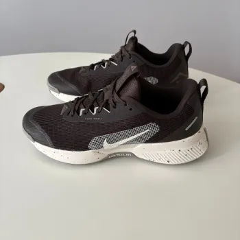 Tweedehands Nike Juniper Trail 3 bike — afbeelding 2 van 9