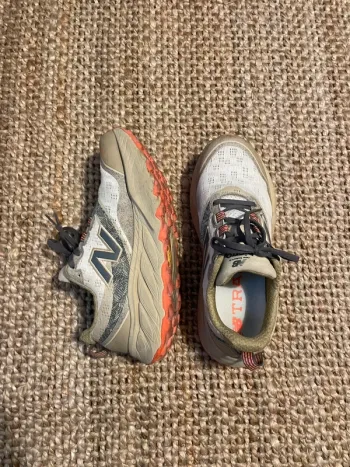 Used New Balance Hierro V9 bike — image 3 of 3