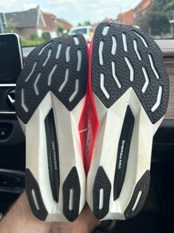 Used New Balance FuelCell Rebel v5 bike — image 3 of 3