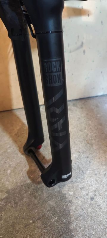 Brugt RockShox Yari RC Fork 2021 bike — billede 2 af 8