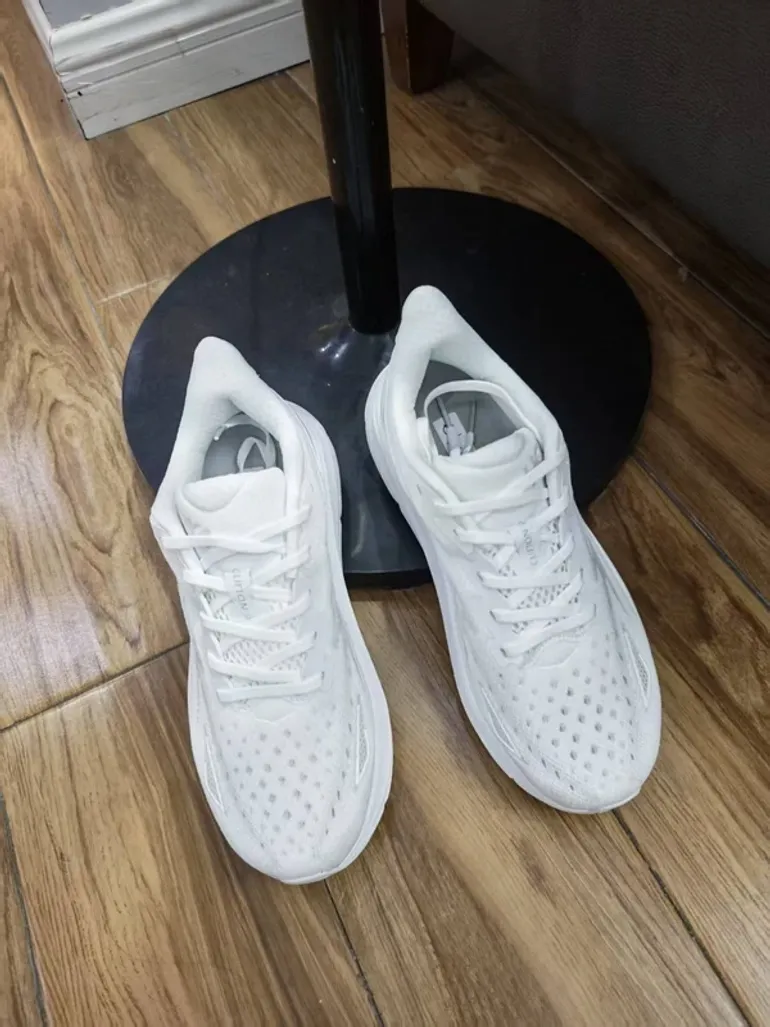 Used Hoka Running Shoes bike — image 3 of 4
