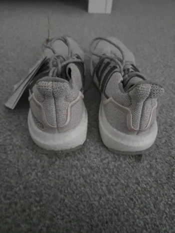 Adidas Ultra Boost bike d'occasion — image 3 sur 5