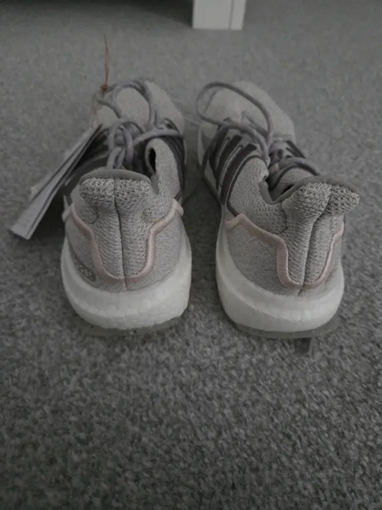 Adidas Ultra Boost bike d'occasion — image 3 sur 5