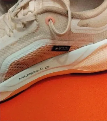 Tweedehands Nike Invisible bike — afbeelding 5 van 5