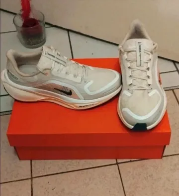 Tweedehands Nike Invisible bike — afbeelding 1 van 5