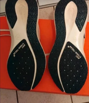 Tweedehands Nike Invisible bike — afbeelding 2 van 5