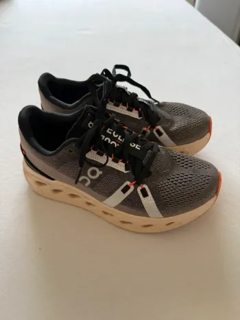 Gebrauchtes On Running Cloudrunner bike — Bild 3 von 4