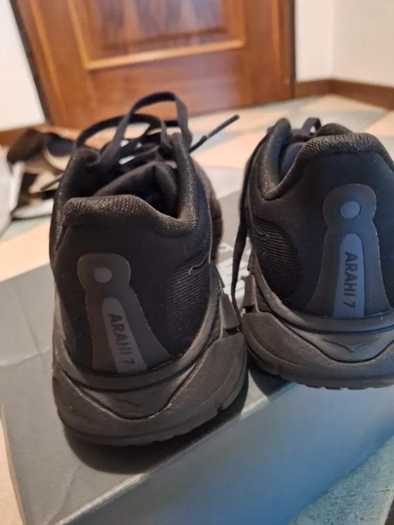 Hoka Arahi 7 bike d'occasion — image 2 sur 4