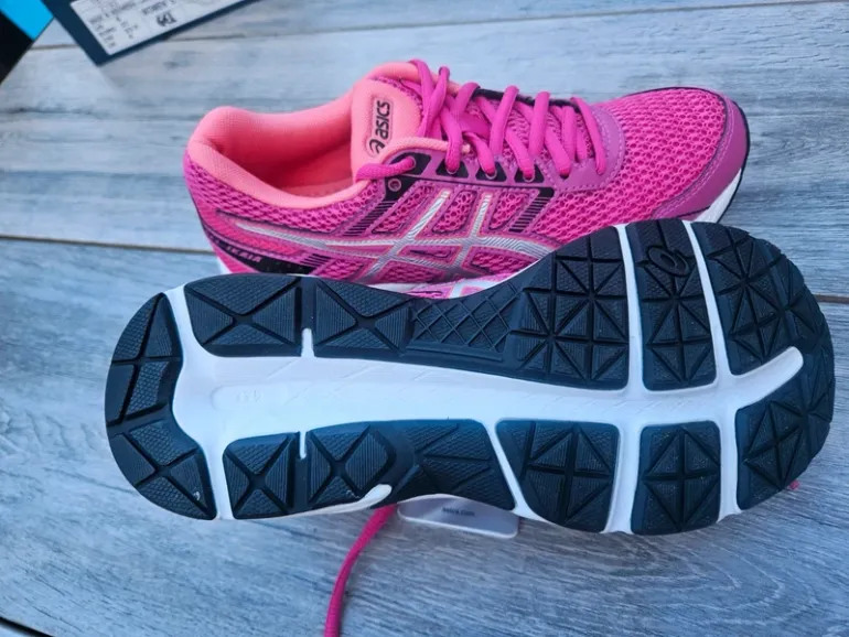 Použité Asics Fuchsia/Purple/Silver/Guava Running Shoes bike — obrázek 2 z 4