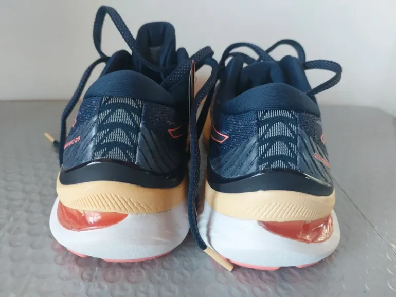 Asics Gel Kayano 29 bike d'occasion — image 3 sur 8