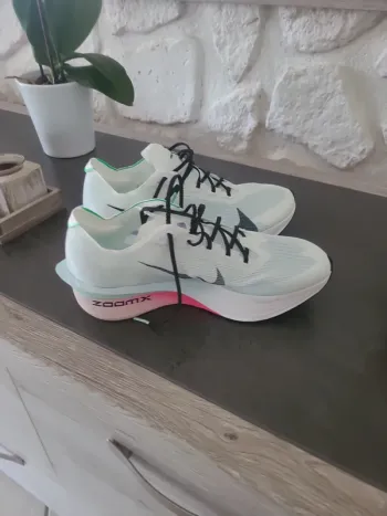 Used Nike Vaporfly Next% 4 bike — image 3 of 3