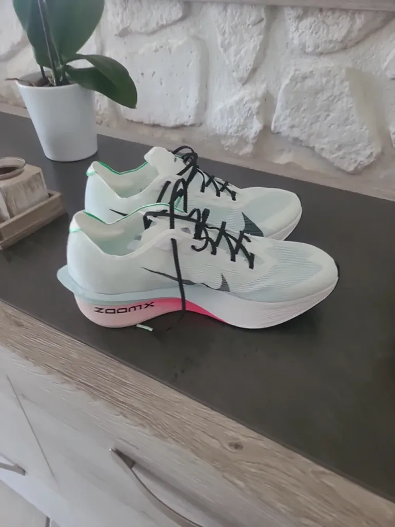 Used Nike Vaporfly Next% 4 bike — image 3 of 3