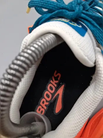 New Balance Caldera 8 bike usato — immagine 7 di 8