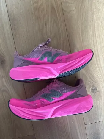 New Balance Fuelcell Rebel v5 bike d'occasion — image 7 sur 13