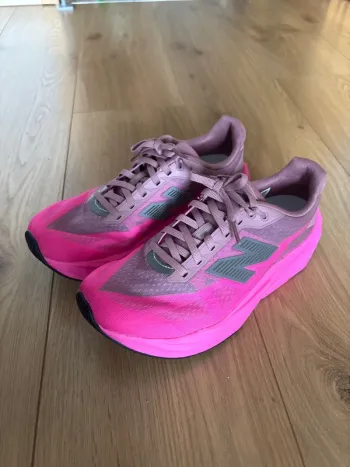 New Balance Fuelcell Rebel v5 bike d'occasion