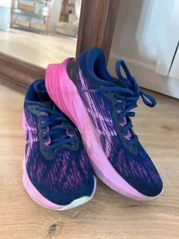 Brugt Asics Novablast 3 bike