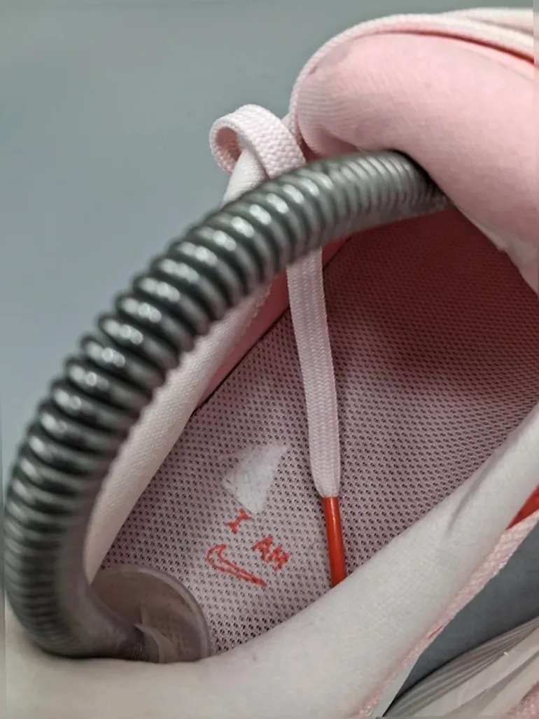 Gebrauchtes New Balance Zoom Structure 24 bike — Bild 7 von 8