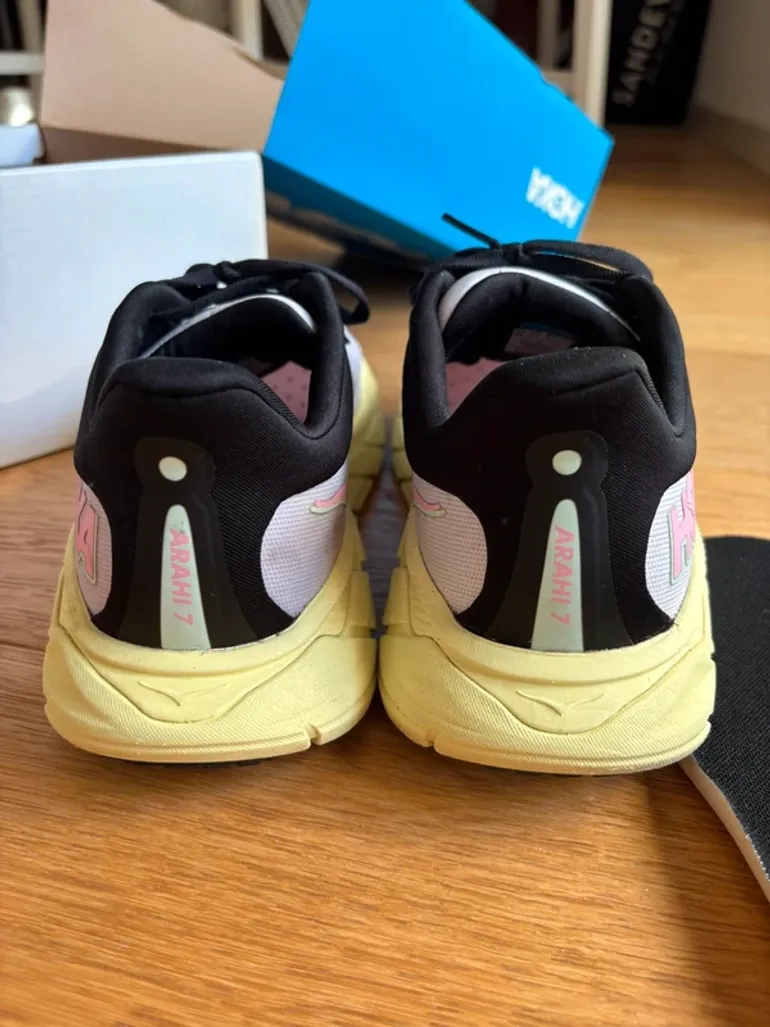 Použité Hoka running shoes bike — obrázek 10 z 11
