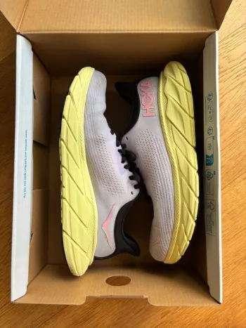 Hoka running shoes bike usato