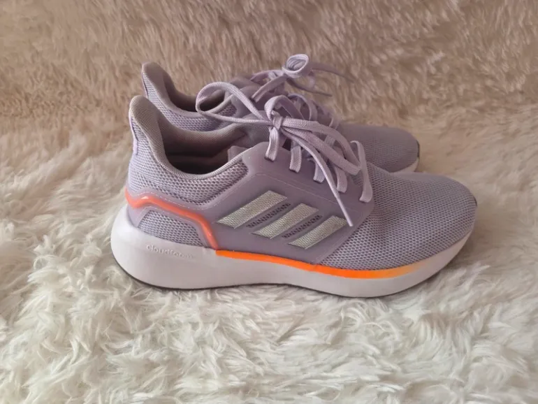 Adidas Sneaker Laufschuhe flieder weiß Größe 40 Neu bike d'occasion — image 2 sur 8