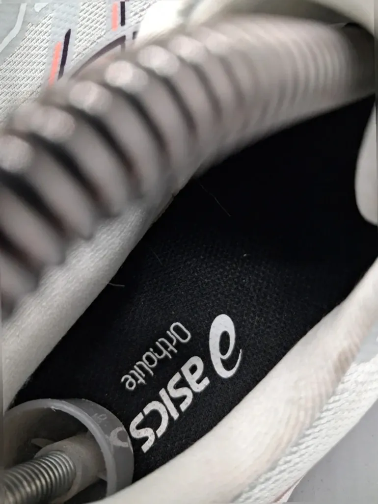 Used New Balance Gel Roadmiles bike — image 6 of 8