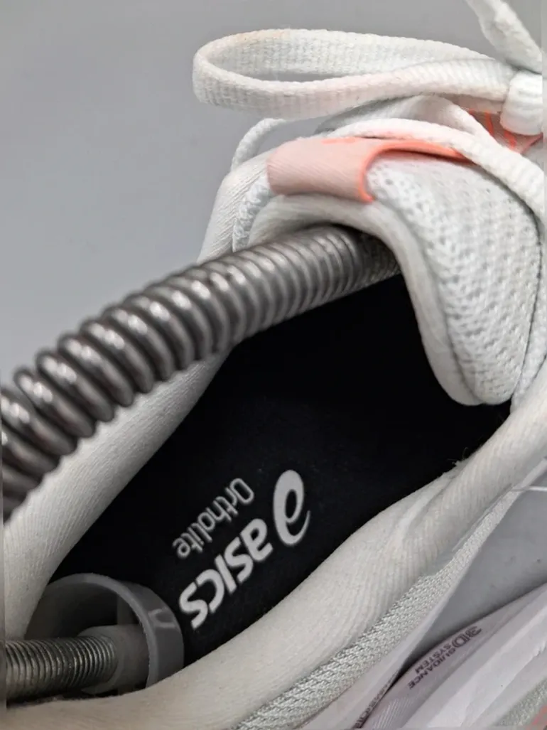 Used New Balance Gel Roadmiles bike — image 7 of 8