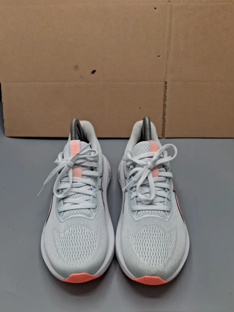 Used New Balance Gel Roadmiles bike — image 4 of 8