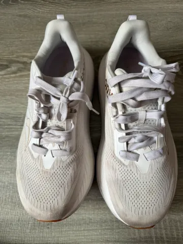 Used Saucony Hurricane 24 Running Shoes