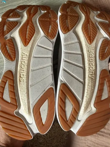Used Saucony Hurricane 24 bike — image 4 of 6