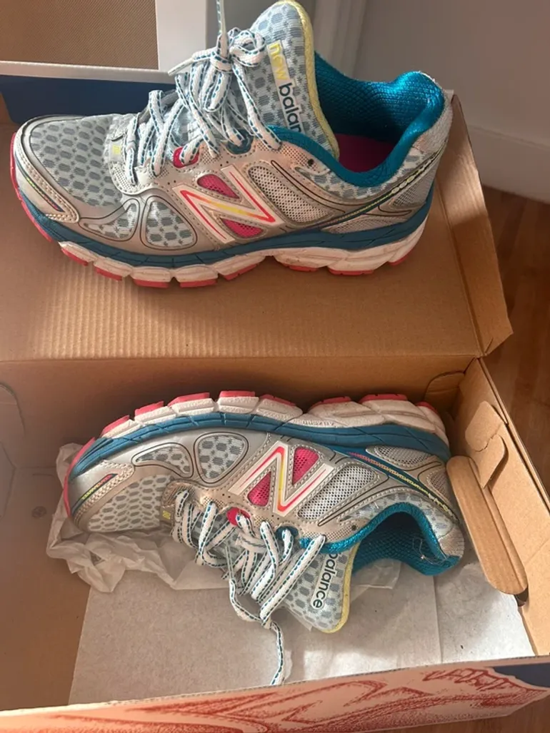 Gebrauchtes New Balance W860v4 bike — Bild 2 von 5