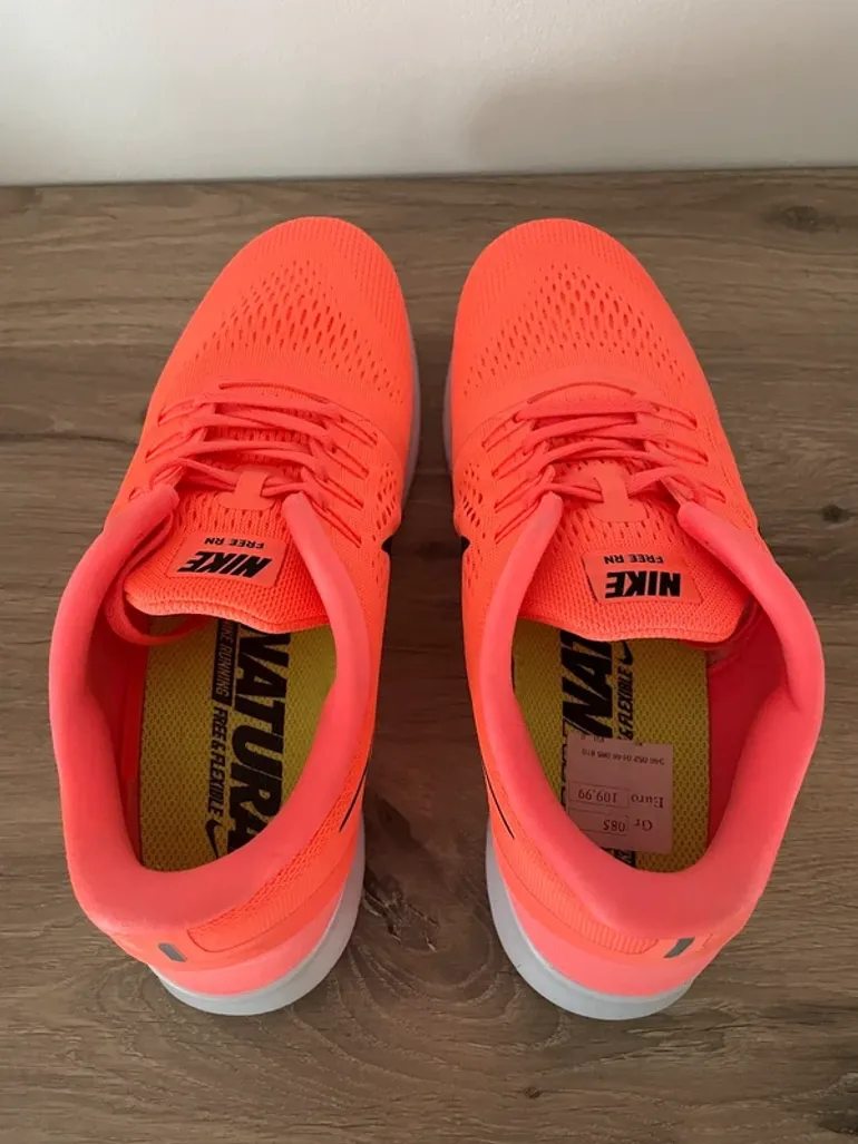 Used Nike Free RN bike — image 3 of 4