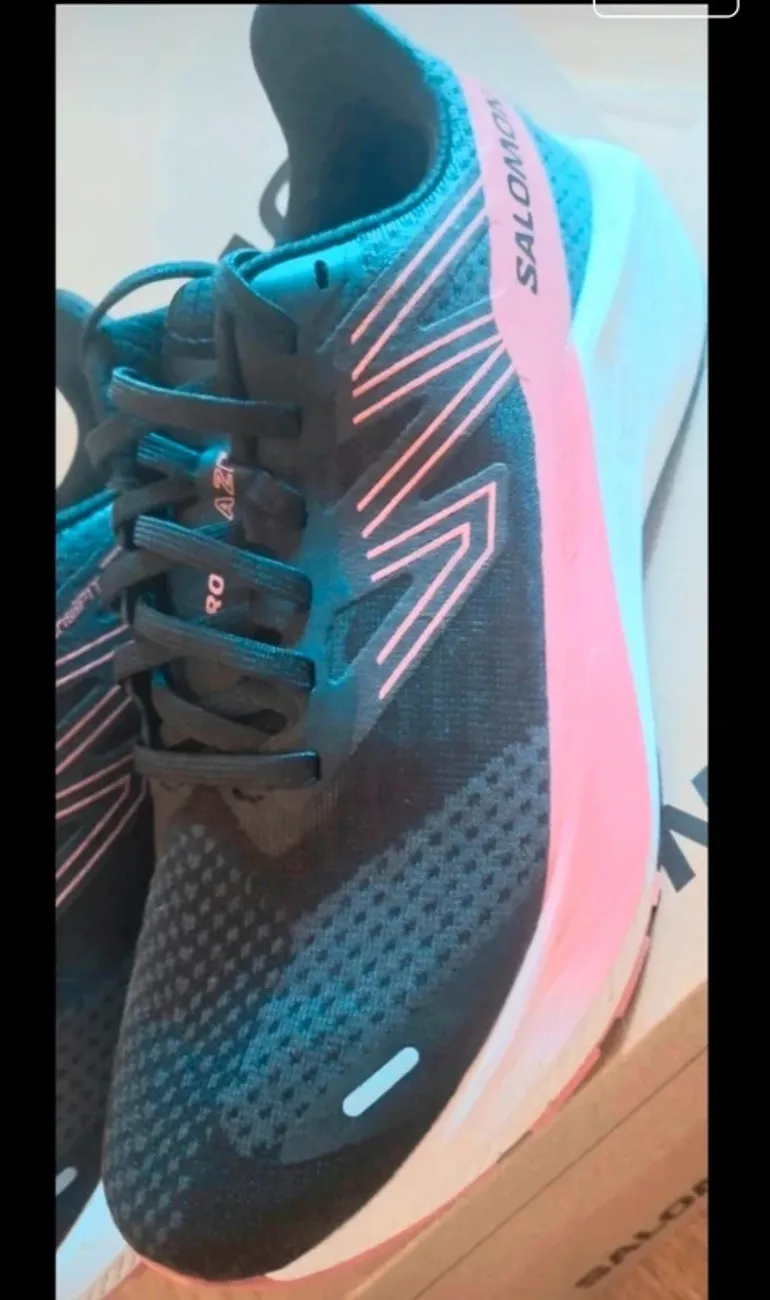 Gebrauchtes Salomon Tennis Shoes Women size 39 1/3 bike — Bild 2 von 3